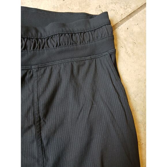 Lululemon Dance Studio crop Dance Pants athleisure gorpcore size 14 Black - Picture 3 of 9